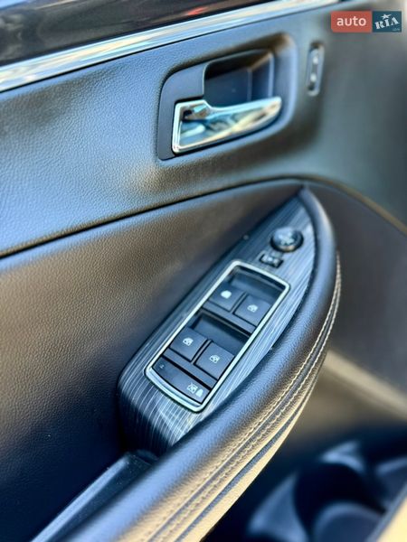 Седан Chevrolet Impala 2018 в Львове