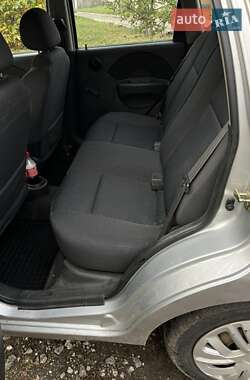 Хэтчбек Chevrolet Kalos 2006 в 