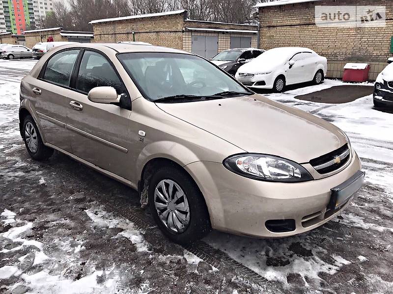 Хетчбек Chevrolet Lacetti 2010 в 