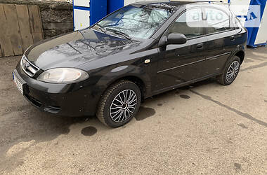 Хетчбек Chevrolet Lacetti 2004 в 