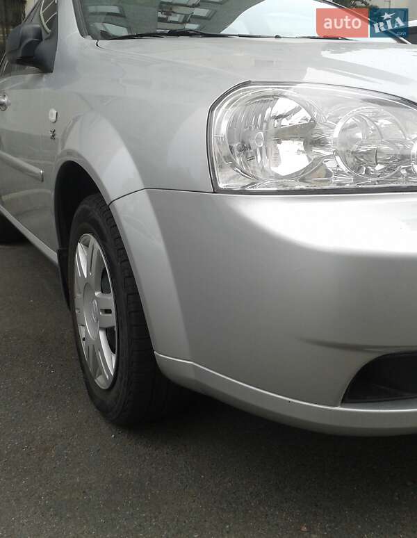 Седан Chevrolet Lacetti 2005 в Києві
