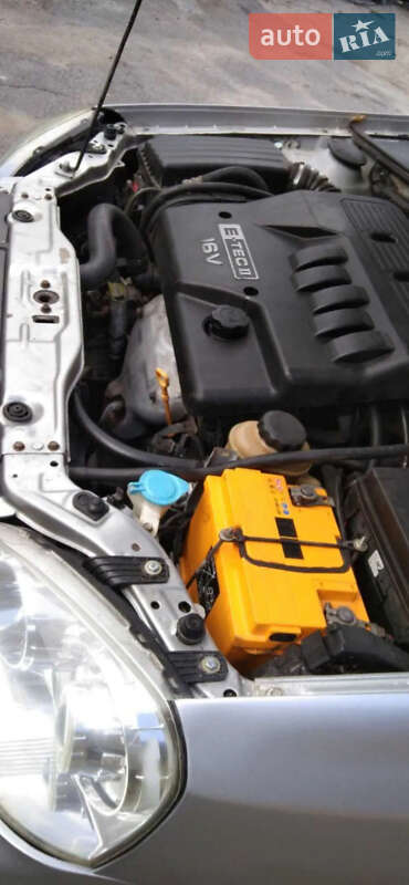 Седан Chevrolet Lacetti 2005 в Кривом Роге