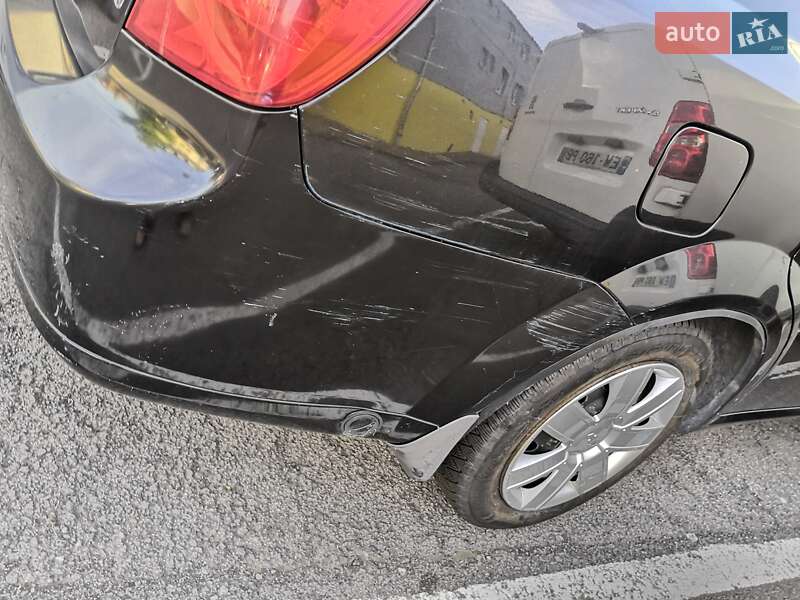 Седан Chevrolet Lacetti 2005 в Львове