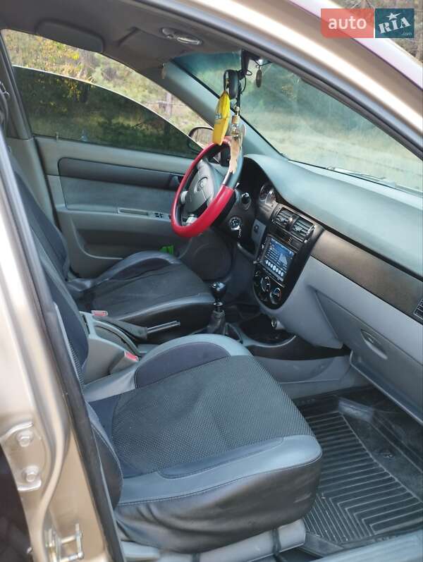 Седан Chevrolet Lacetti 2004 в Києві