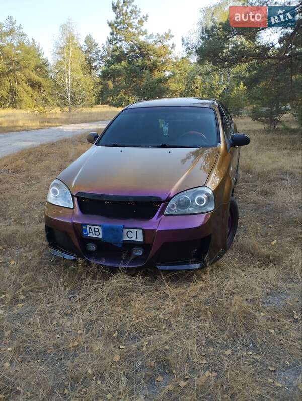 Седан Chevrolet Lacetti 2004 в Києві