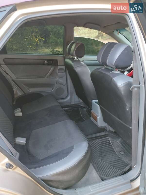 Седан Chevrolet Lacetti 2004 в Києві