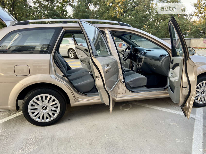 Универсал Chevrolet Lacetti 2009 в Киеве