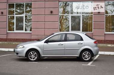 Хэтчбек Chevrolet Lacetti 2008 в 