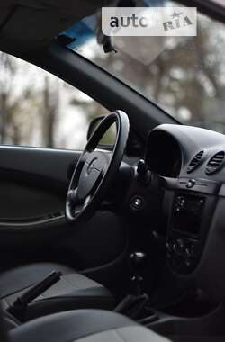 Хэтчбек Chevrolet Lacetti 2008 в 