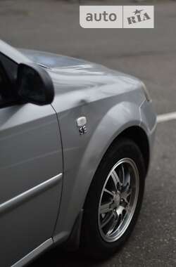 Хэтчбек Chevrolet Lacetti 2008 в 