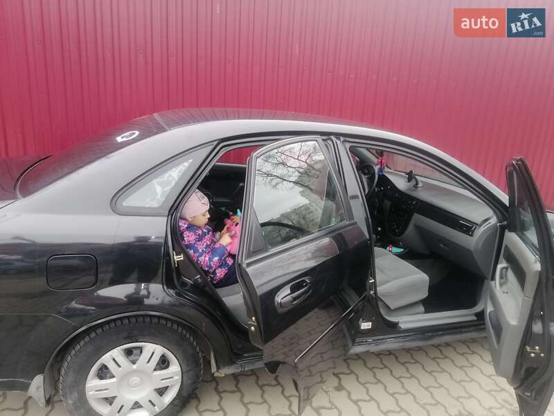 Седан Chevrolet Lacetti 2005 в Львове