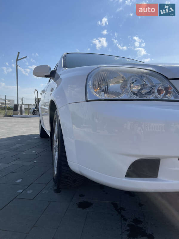 Седан Chevrolet Lacetti 2012 в Хусті