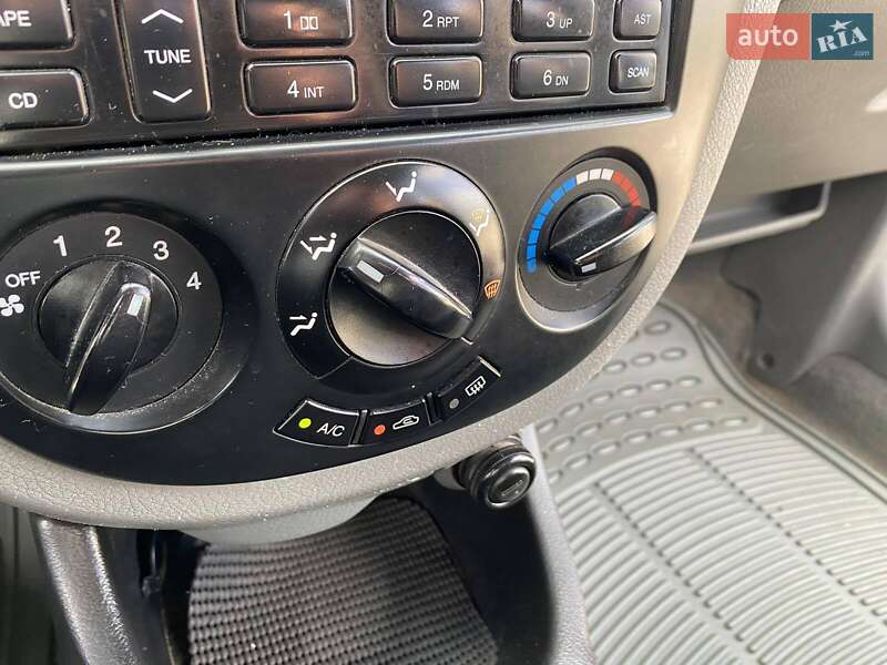 Седан Chevrolet Lacetti 2004 в Києві