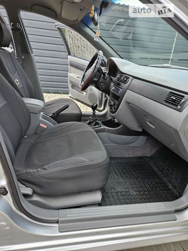 Седан Chevrolet Lacetti 2011 в Ірпені