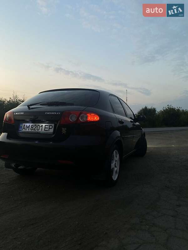 Хэтчбек Chevrolet Lacetti 2005 в Житомире