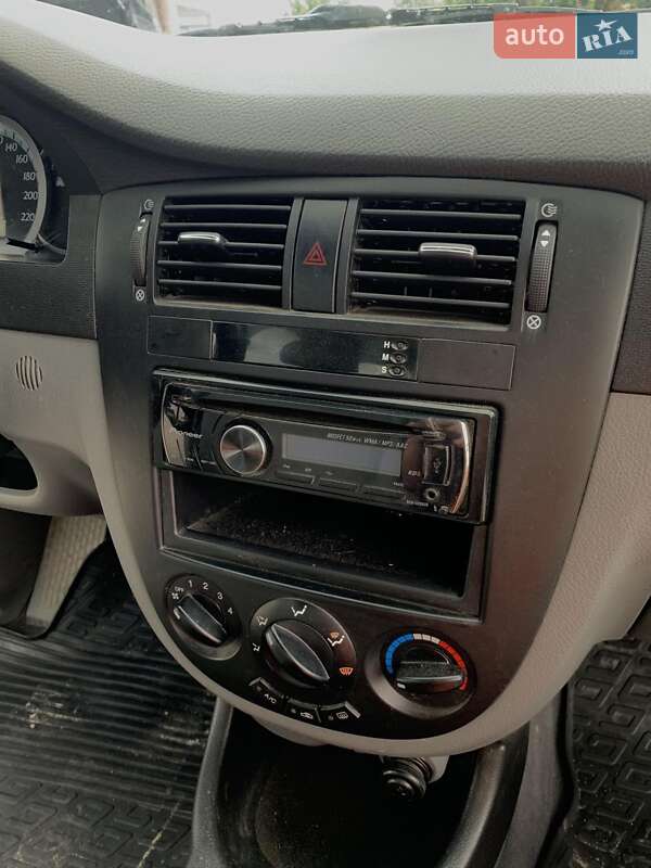 Седан Chevrolet Lacetti 2010 в Чернигове