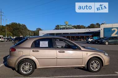 Хетчбек Chevrolet Lacetti 2006 в Ужгороді