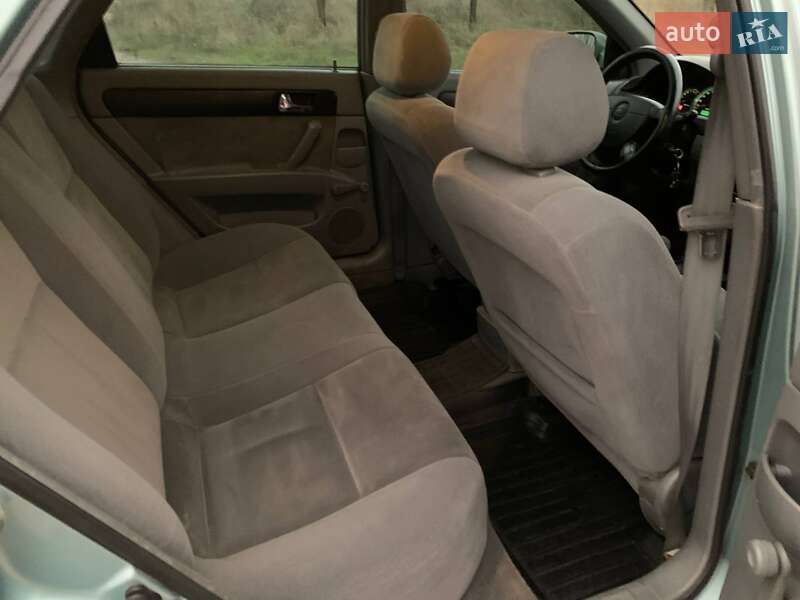 Седан Chevrolet Lacetti 2004 в Чернігові