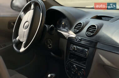 Хэтчбек Chevrolet Lacetti 2008 в 