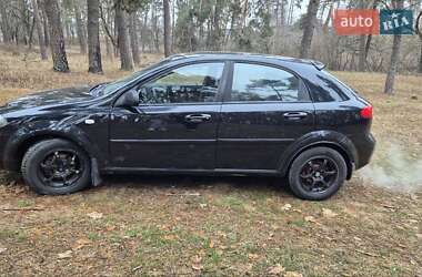 Хэтчбек Chevrolet Lacetti 2006 в 