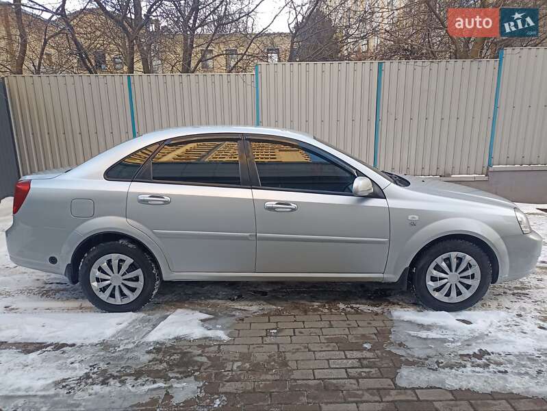 Седан Chevrolet Lacetti 2011 в Киеве