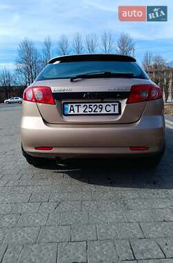 Хэтчбек Chevrolet Lacetti 2006 в Надворной