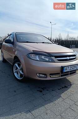 Хетчбек Chevrolet Lacetti 2006 в Надвірній