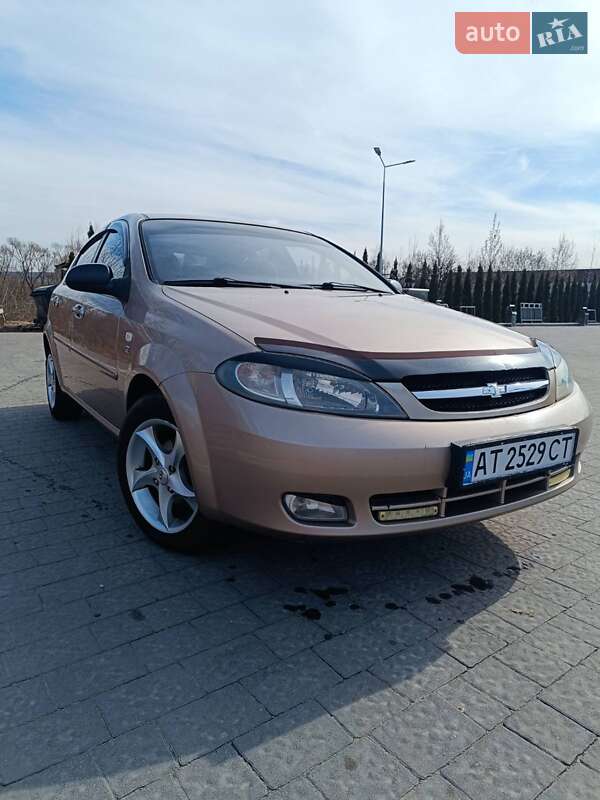 Хэтчбек Chevrolet Lacetti 2006 в Надворной