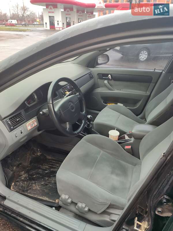 Седан Chevrolet Lacetti 2004 в Львові