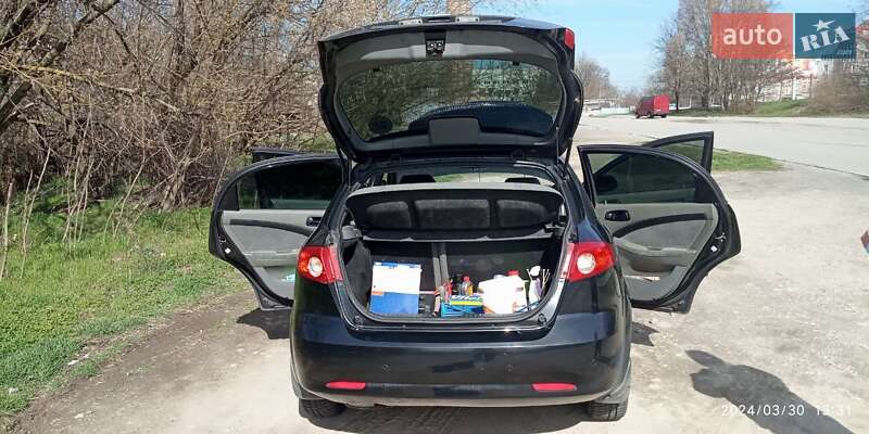Хетчбек Chevrolet Lacetti 2006 в Дніпрі
