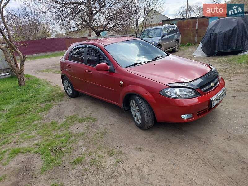 Хэтчбек Chevrolet Lacetti 2006 в Изюме
