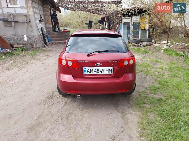 Хэтчбек Chevrolet Lacetti 2006 в Изюме