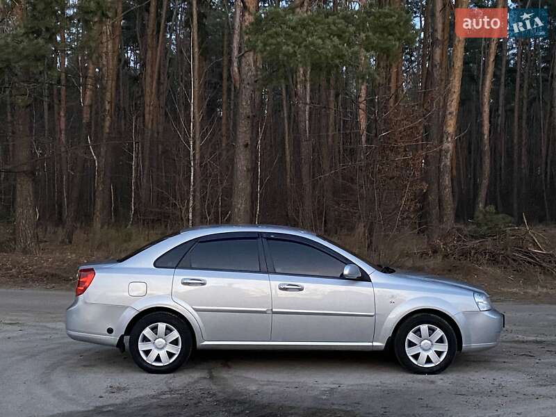 Седан Chevrolet Lacetti 2006 в Киеве