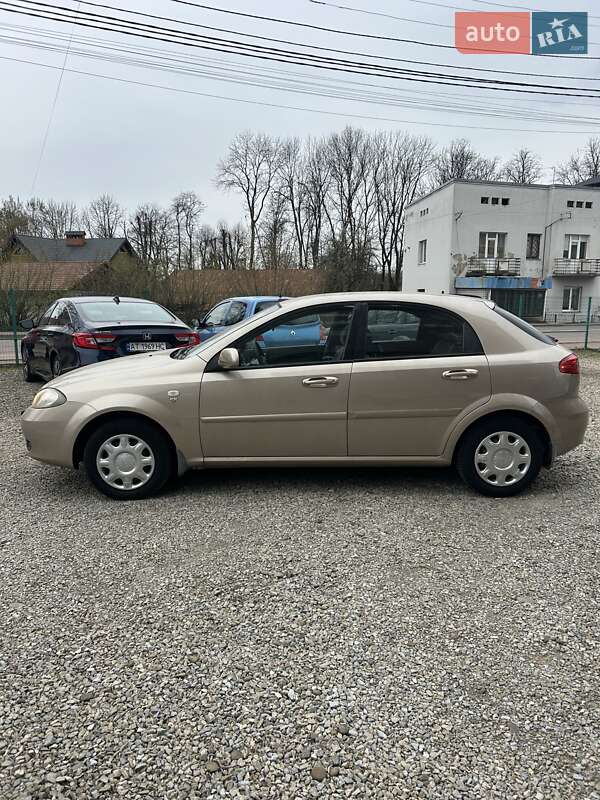 Хетчбек Chevrolet Lacetti 2006 в Коломиї