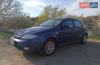 Хэтчбек Chevrolet Lacetti 2006 в 