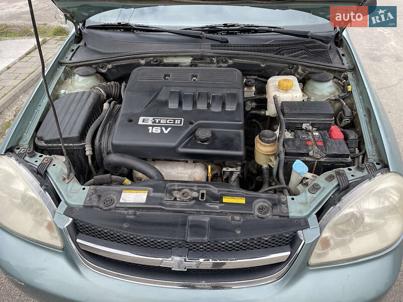 Седан Chevrolet Lacetti 2005 в Львові