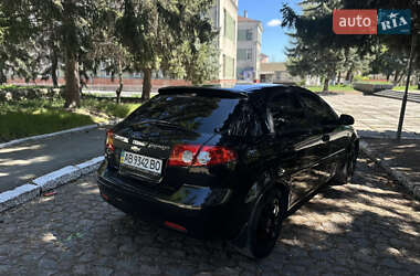 Хэтчбек Chevrolet Lacetti 2010 в 