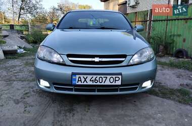Хэтчбек Chevrolet Lacetti 2005 в 