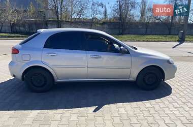 Хетчбек Chevrolet Lacetti 2005 в 