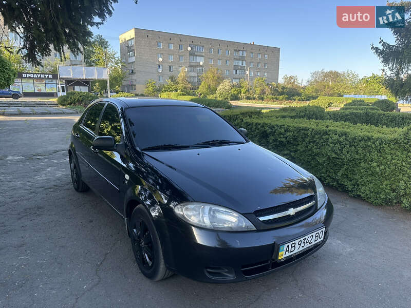 Хэтчбек Chevrolet Lacetti 2010 в 