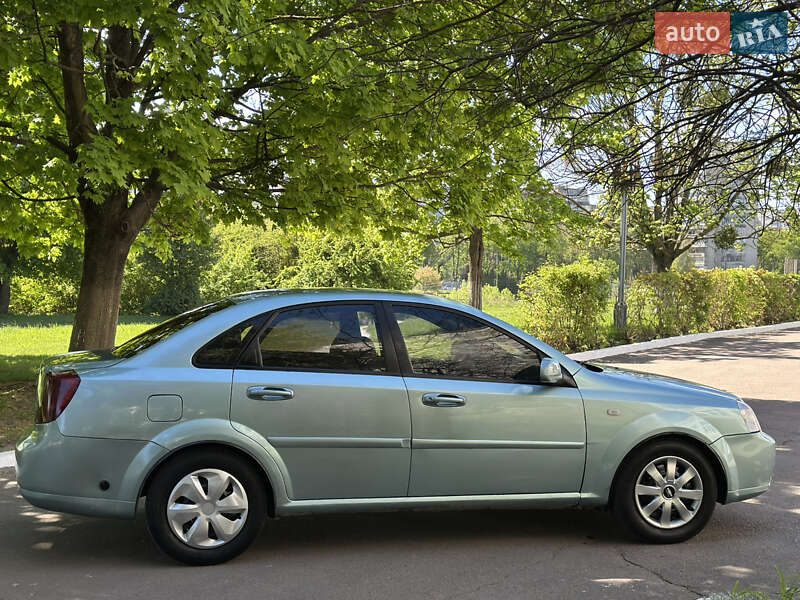 Седан Chevrolet Lacetti 2004 в Рівному