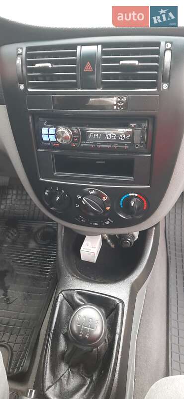 Седан Chevrolet Lacetti 2005 в Киеве