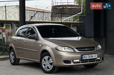 Хэтчбек Chevrolet Lacetti 2005 в Ужгороде