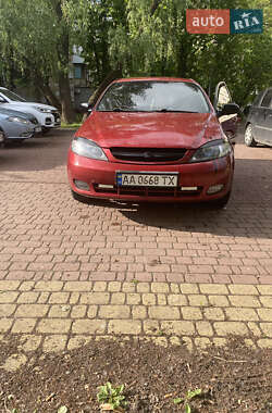 Хэтчбек Chevrolet Lacetti 2006 в 