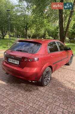 Хэтчбек Chevrolet Lacetti 2006 в 