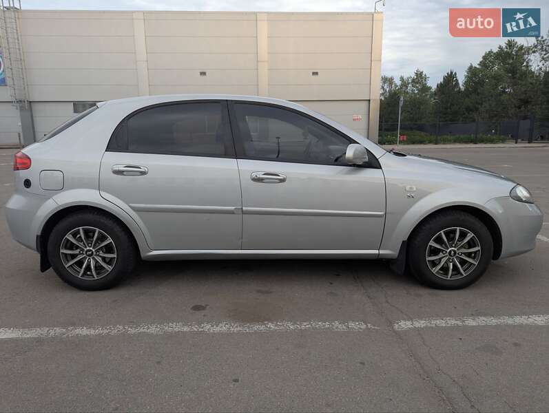 Хэтчбек Chevrolet Lacetti 2005 в Запорожье