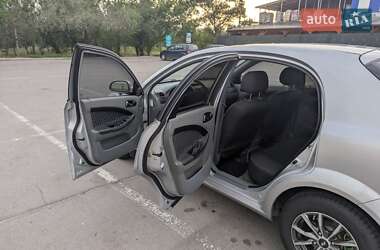 Хэтчбек Chevrolet Lacetti 2005 в 