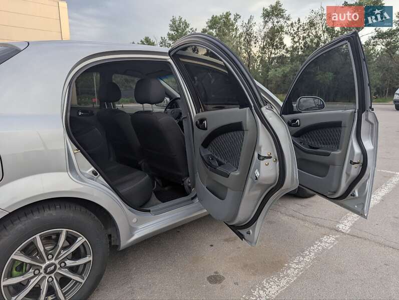 Хэтчбек Chevrolet Lacetti 2005 в Запорожье