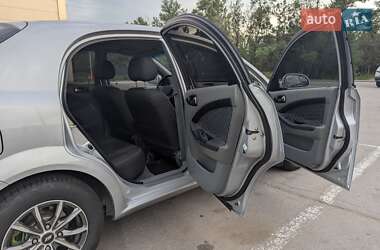 Хэтчбек Chevrolet Lacetti 2005 в 