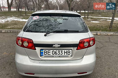 Хэтчбек Chevrolet Lacetti 2005 в 